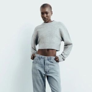 Zara - Cropped Grey Sweater